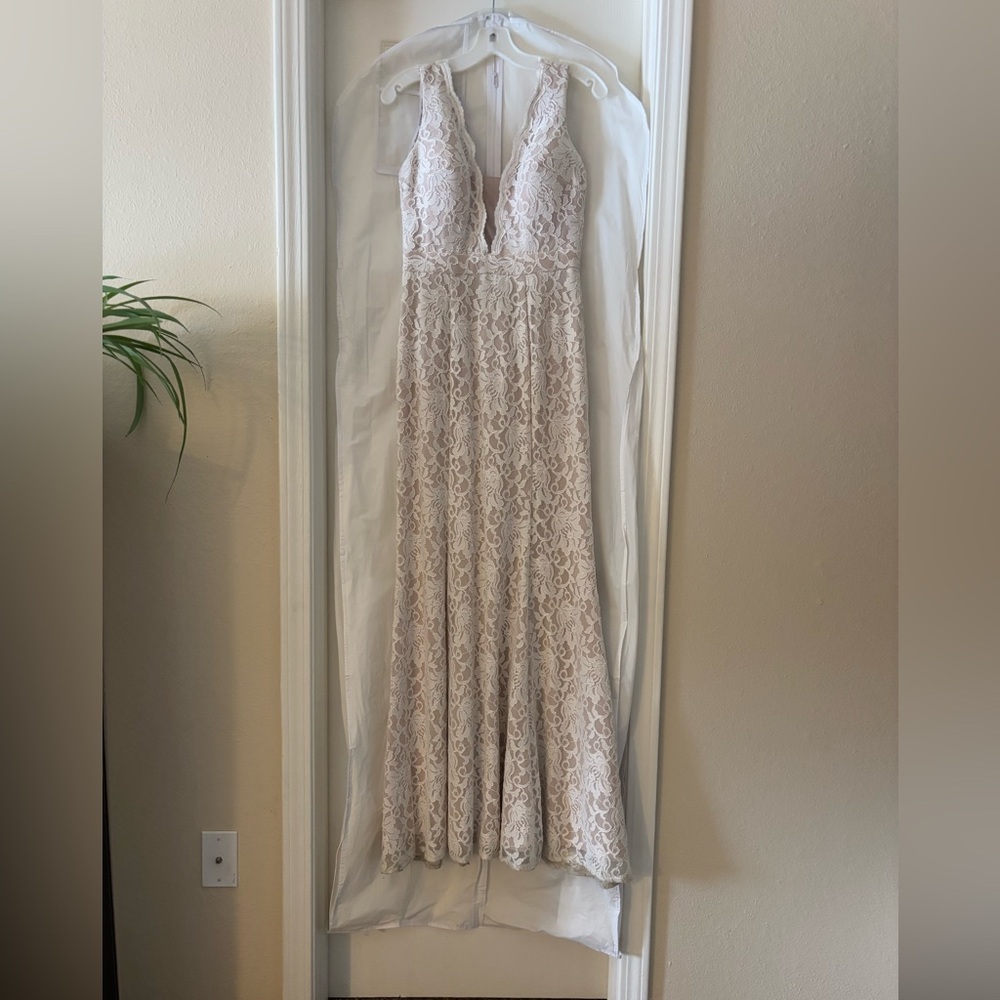 Elegant Lace Wedding Dress